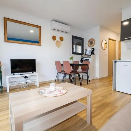 Le Parme' Nid - 3 Lits Avec Terrasse Et Clim Beaucroissant